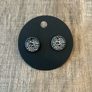 Homemade Earrings -‎ 12mm diameter circle - post style - animal print